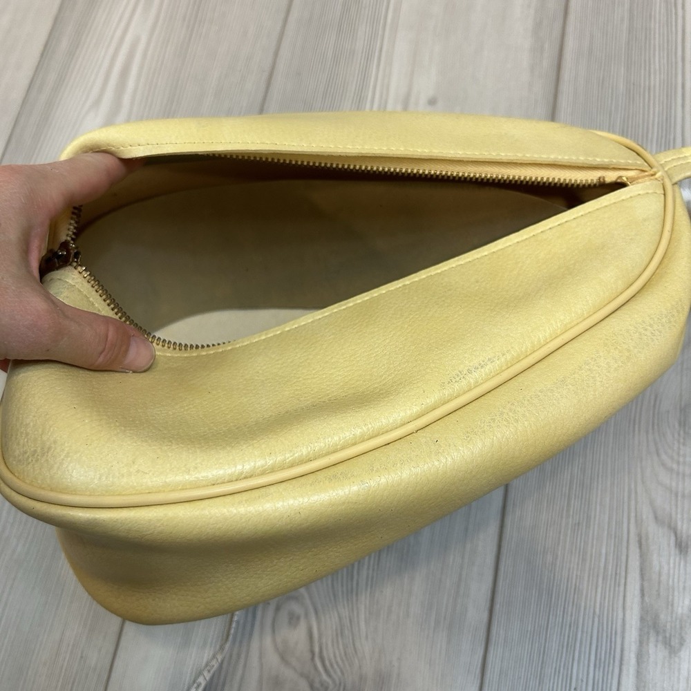 Vintage Vinyl Zipper Overnight Travel Suitcase Bag Butter Yellow Handle - Picture 8 of 8